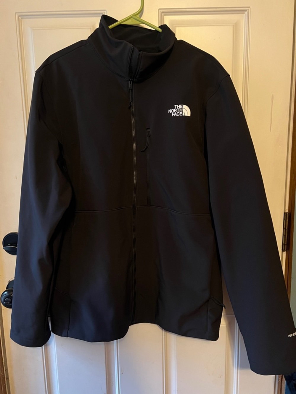 The North Face Men’s Black Windwall Softshell Fleece Lined Full-Zip Jacket